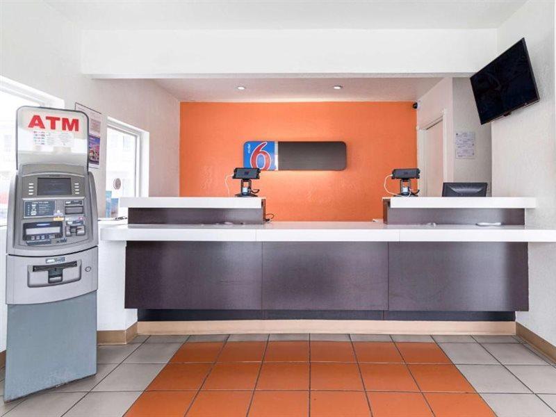 Motel 6-Long Beach, Ca - International City 외부 사진