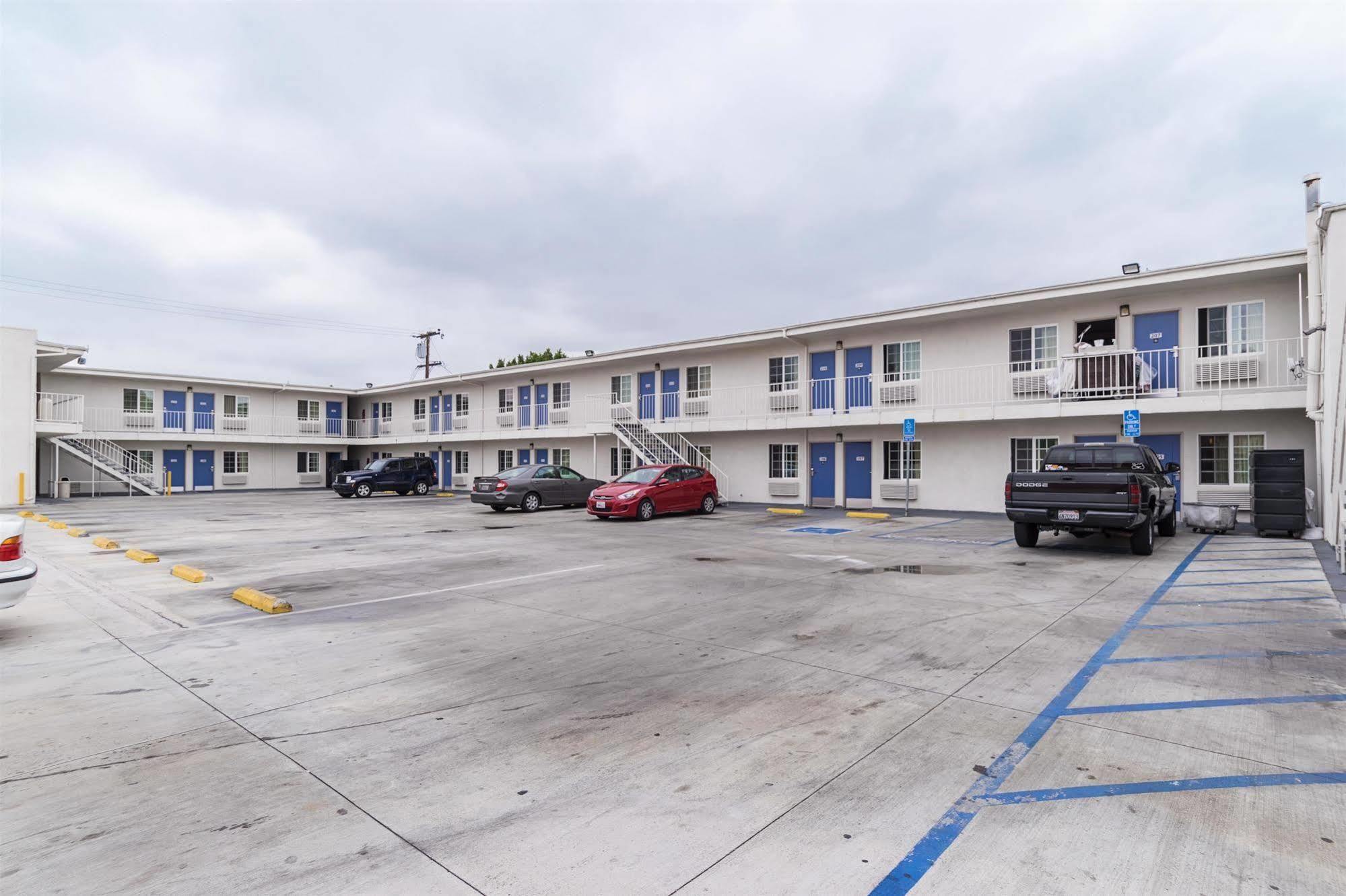 Motel 6-Long Beach, Ca - International City 외부 사진