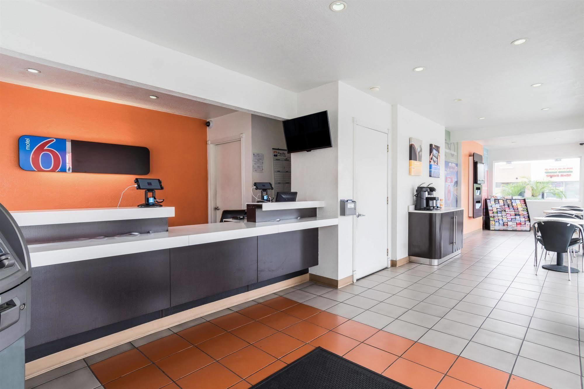Motel 6-Long Beach, Ca - International City 외부 사진