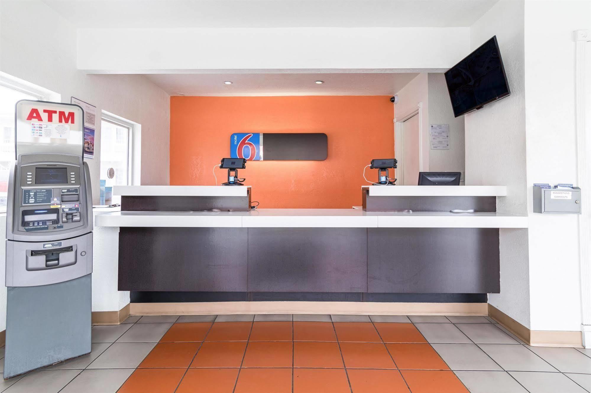 Motel 6-Long Beach, Ca - International City 외부 사진