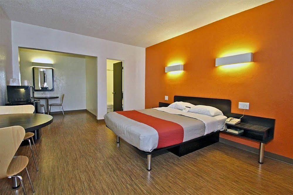 Motel 6-Long Beach, Ca - International City 외부 사진