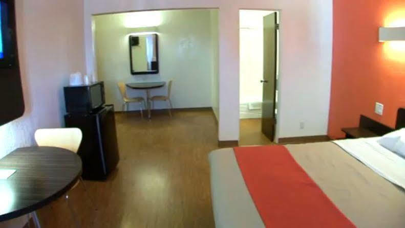Motel 6-Long Beach, Ca - International City 외부 사진